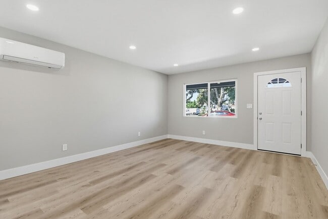 Building Photo - 54TH STREET 2985-2987 FRONT UNITS