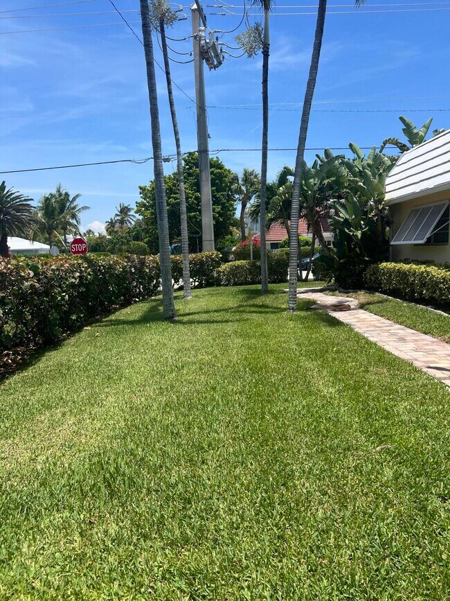 Foto del edificio - 900 NE 4th St