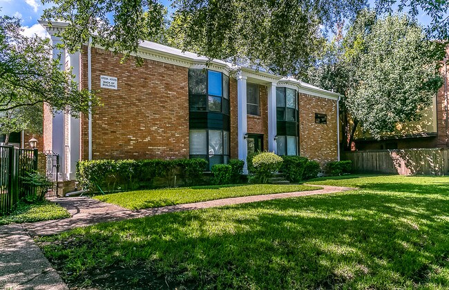 Building Photo - 4701 McKinney Ave