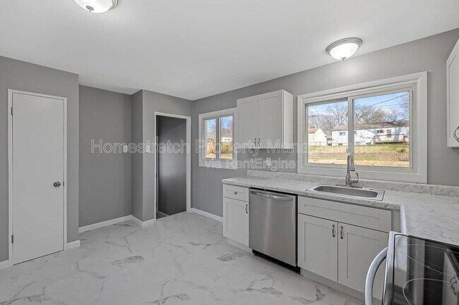 Building Photo - 250 Coteau Ln