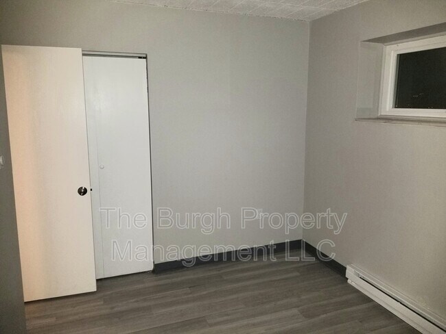 Building Photo - 634 Southcrest Dr