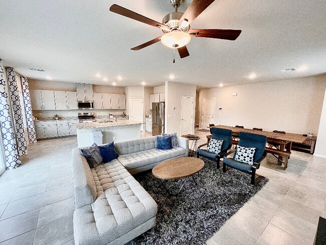 Foto del edificio - 4039 Lady Fern Ave