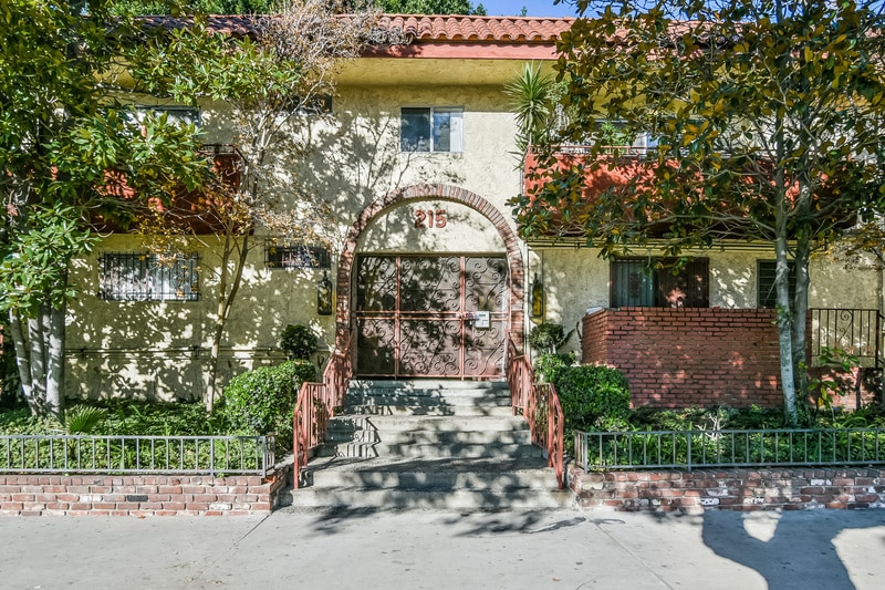 215 S Rampart Blvd, Los Angeles, CA 90057 Condo for Rent in Los