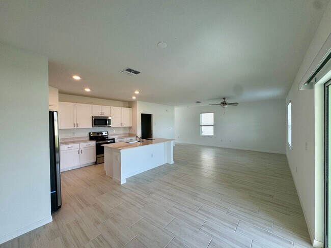 Foto del edificio - 11738 Radiant Shore Loop