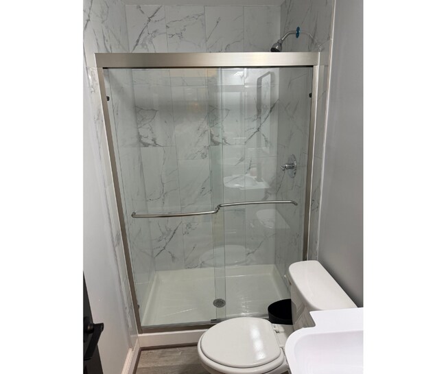 Foto del edificio - 716 E 23rd St