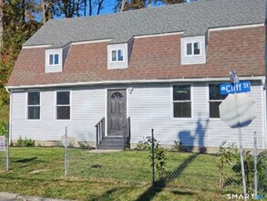 Building Photo - 158 Cliff St