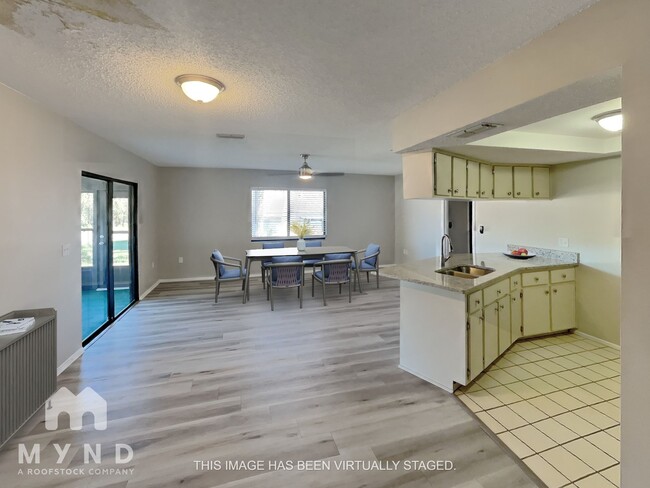 Foto del edificio - 8703 Briar Patch Dr