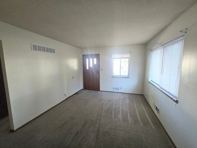 Living Room View #2 - 3405 S Oxford Ave