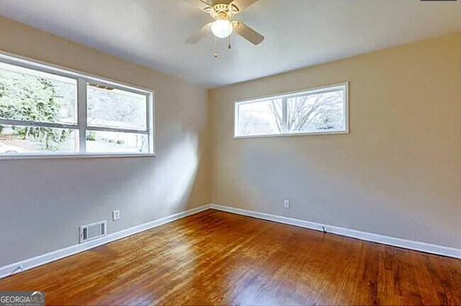 Foto del edificio - 3405 Elgin Dr