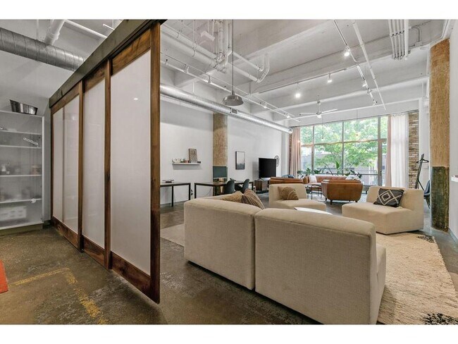 Foto del edificio - 700 N Washington Ave