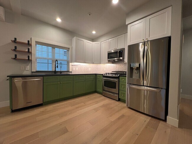 Foto del edificio - Charming Capital Hill Craftsman Home in Ideal Location!