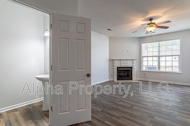 Building Photo - 4 Roselite Cir