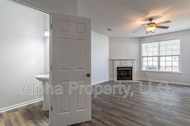 Foto del edificio - 4 Roselite Cir