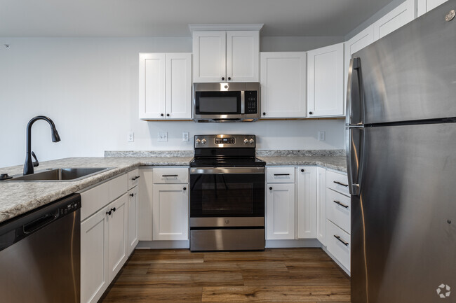 2BR, 1BA - 996SF Kitchen - Stable Ridge Apartments