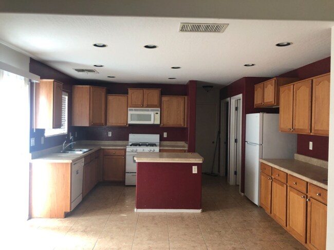 Building Photo - 1505 Navajo Ln