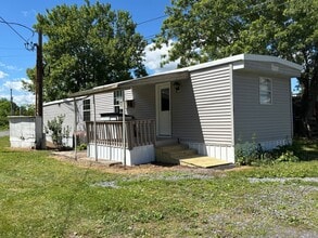 Building Photo - 101 Breezewood Park Rd