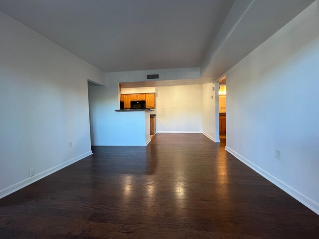 Foto del edificio - Adorable ground level condo in prime Scott...