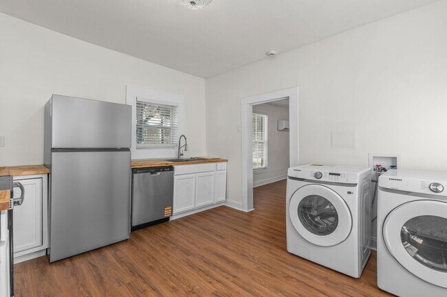 Foto del edificio - 801 E Mobile St