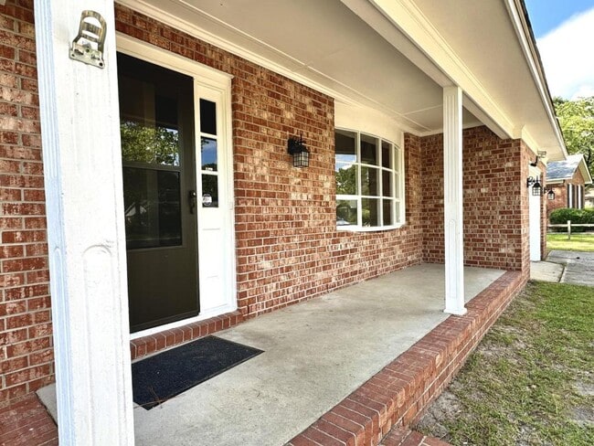 Building Photo - 435 Southwick Dr