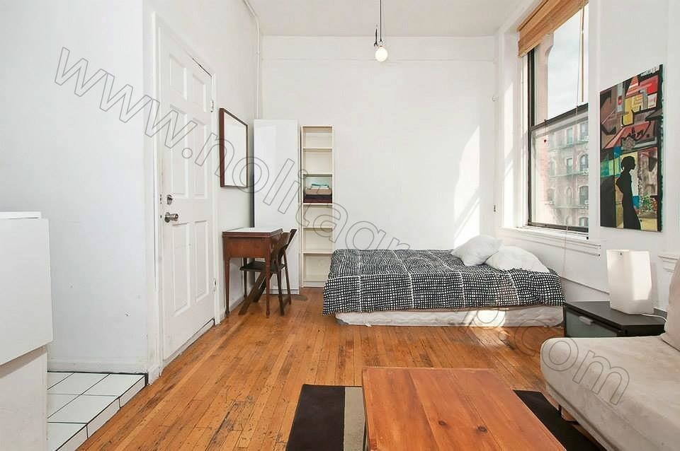 Building Photo - 240 Grand St