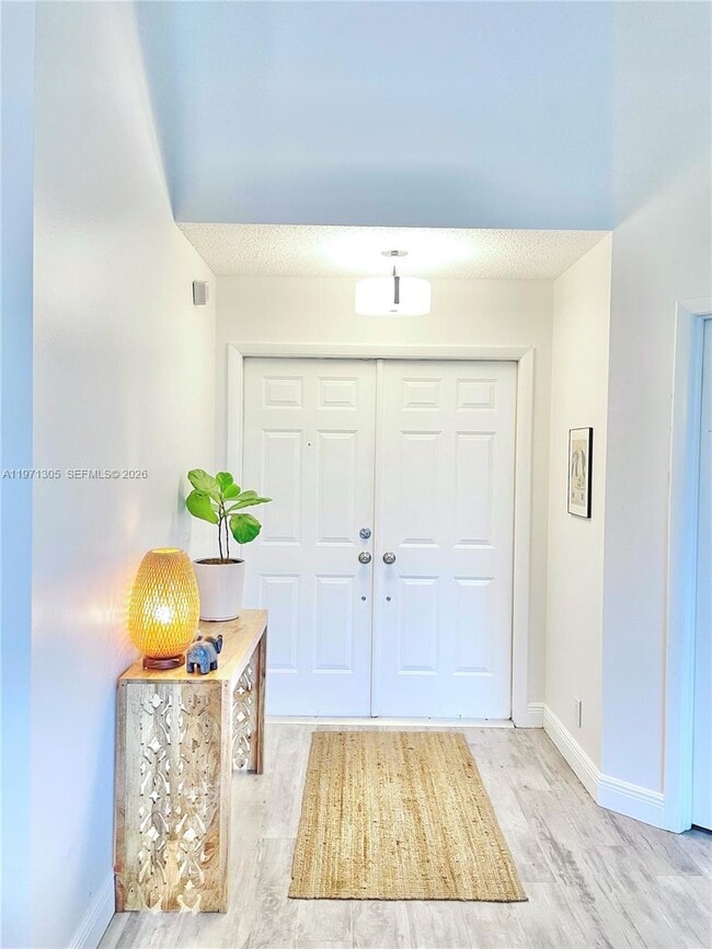 Foto del edificio - 1540 Seabay Rd