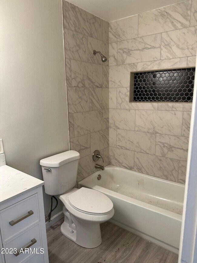 Foto del edificio - 3213 W Charter Oak Rd