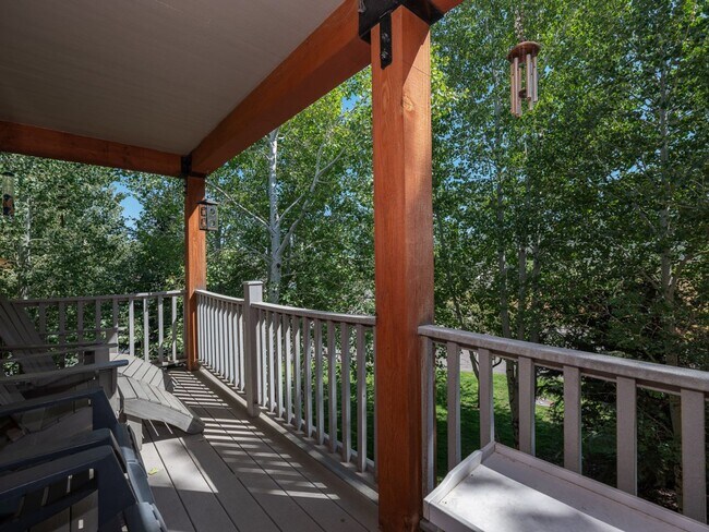 Foto del edificio - 7552 Mountain Laurel Dr