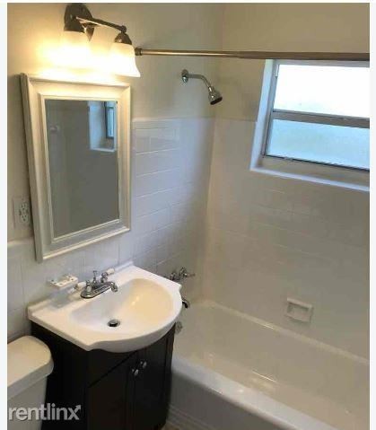 Building Photo - 3 br, 2 bath House - 362 E Dayton Cir