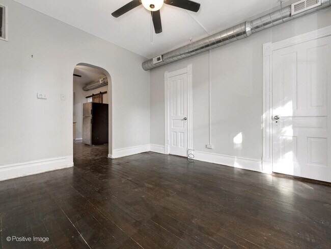 Foto del edificio - 826 N Winchester Ave