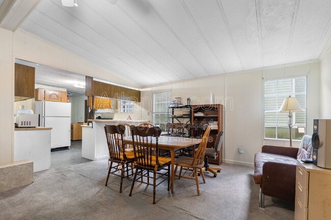 Foto del edificio - 1061 Center St NW