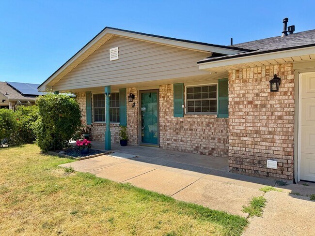 Foto del edificio - 5506 NW Cottonwood Dr
