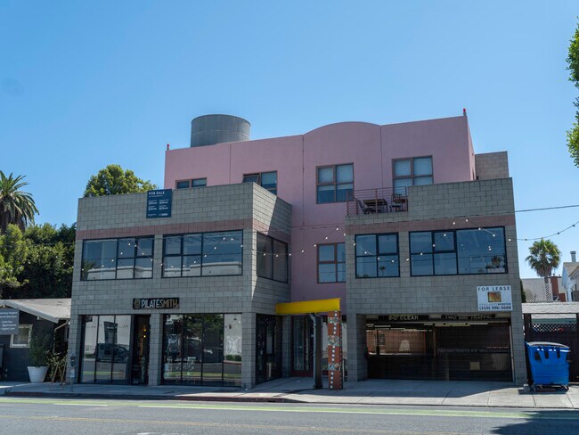 Foto del edificio - 2110 Main St