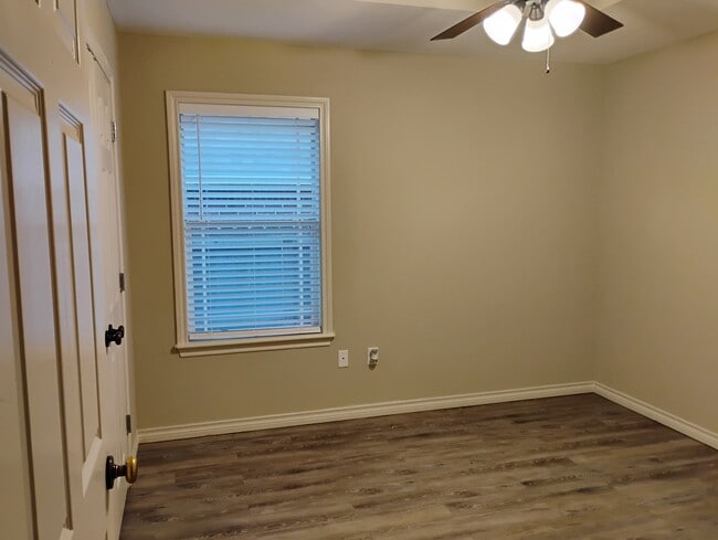 Building Photo - 4200 Middleham Ave