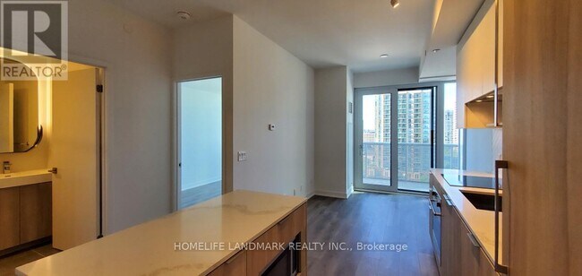 Building Photo - 15 Holmes Ave