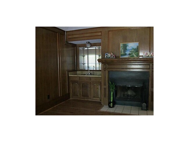 Building Photo - 2201 Covered Wagon Dr
