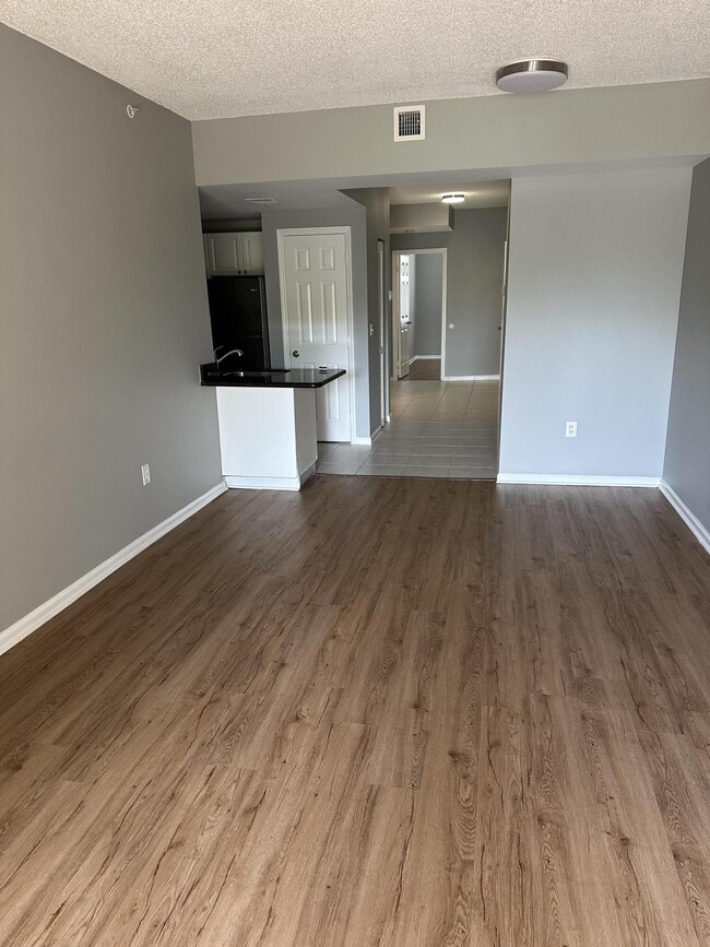 Foto del edificio - 2080 Greenview Shores Blvd