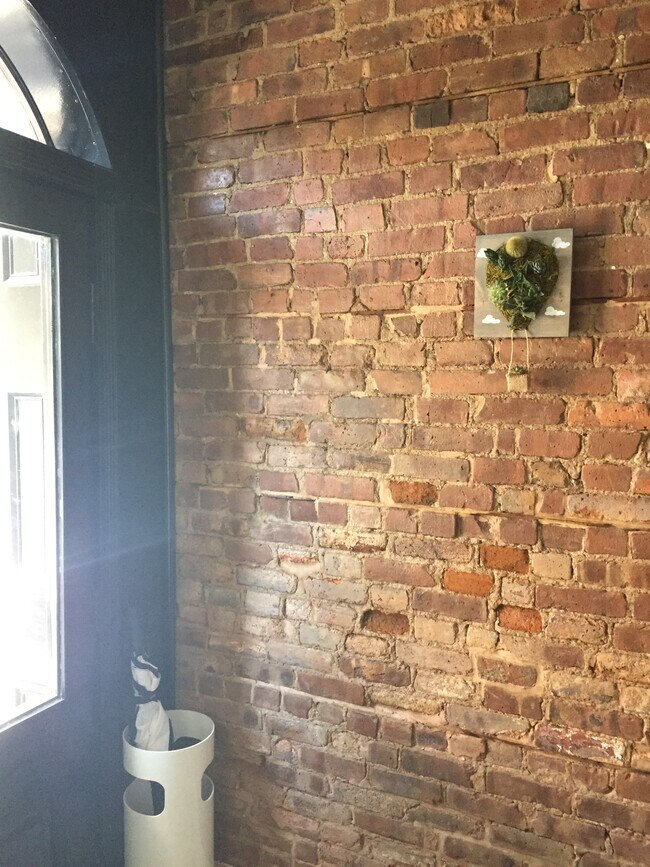 Foto del edificio - 341 Madison St