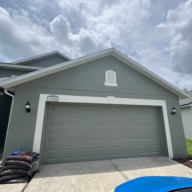 Foto del edificio - Charming 3-Bedroom Home in HOA Community –...