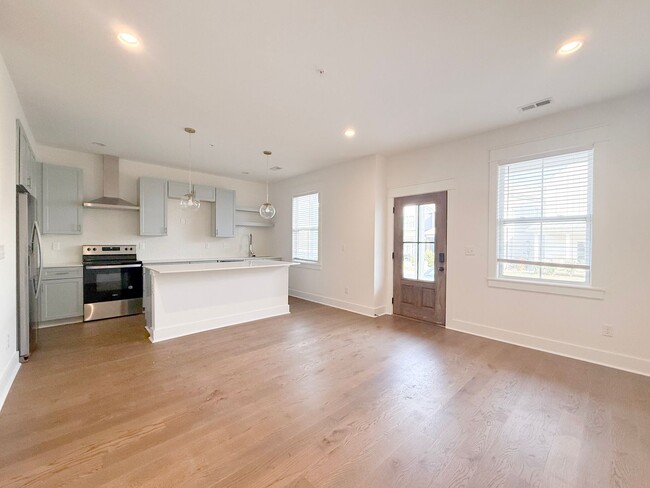 Foto del edificio - 4-Bedroom HOA Home with Pool Access Near Downtown Cookeville