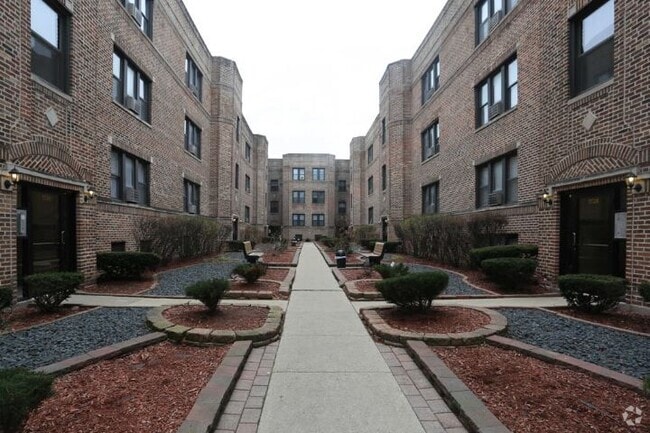 Building Photo - 3728 N Pine Grove Ave