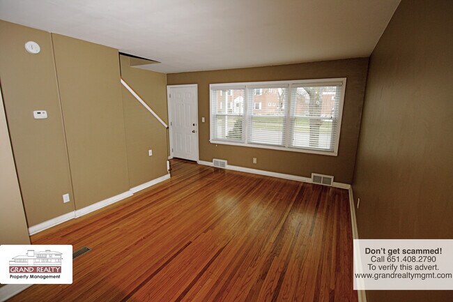 Building Photo - Beautiful, High-Spec 2 Bed Townhouse on Mo...