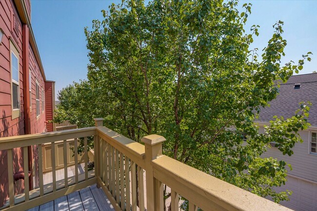 Foto del edificio - Gorgeous Townhouse In Stapelton - Availabl...