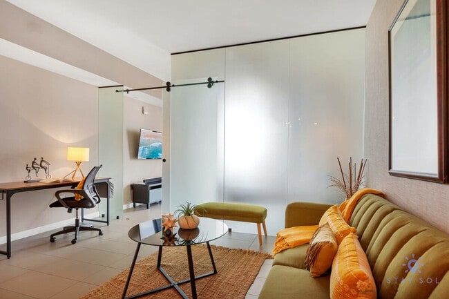 Building Photo - 90 NE 17th St