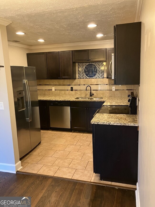 Building Photo - 1215 Oak Forest Ct SW