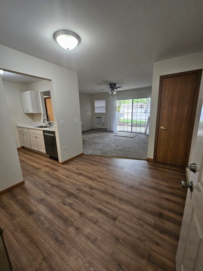 Building Photo - 1548 W Sand Bar Ct