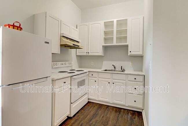 Foto del edificio - 5746 Marguerite Dr