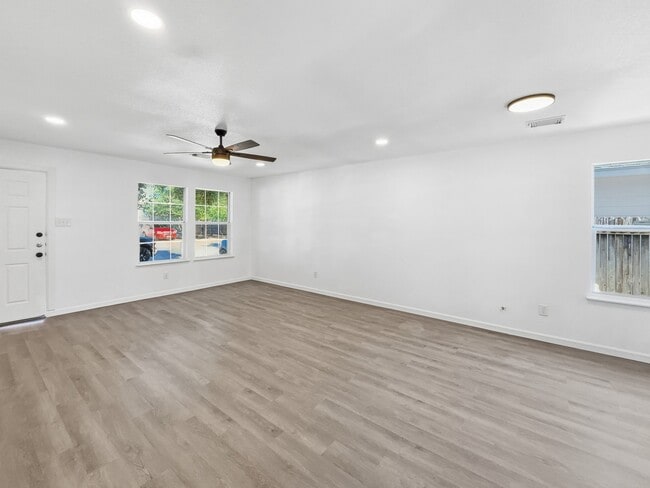 Building Photo - 4907 Fox Mill Ln