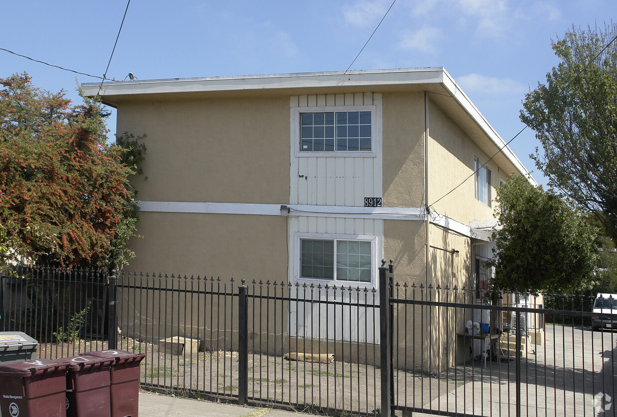 Primary Photo - 8912 B St