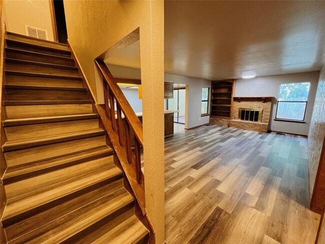Building Photo - 213 Woodbridge Cir