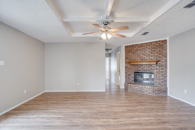 Foto del edificio - Fully updated 2/1.5/1 in Frenship!